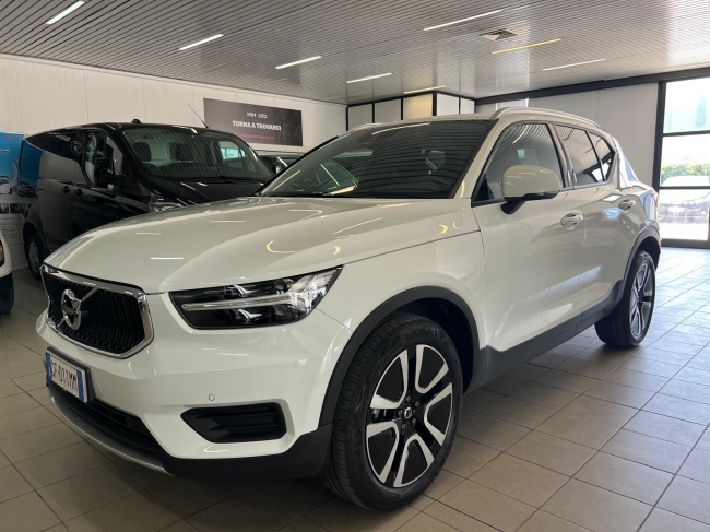 Volvo XC40 1.5 T2 Benzina Momentum Automatico KM 43.000 - GROSSERTO