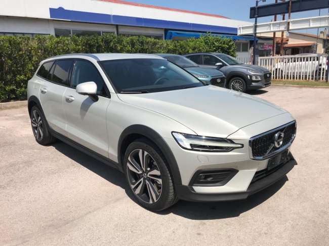 Volvo V60 CrossCountry D4 AWD Geartronic Business Plus NUOVA